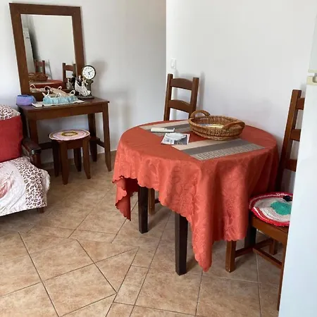 Apartman Agkyra Aladhinon